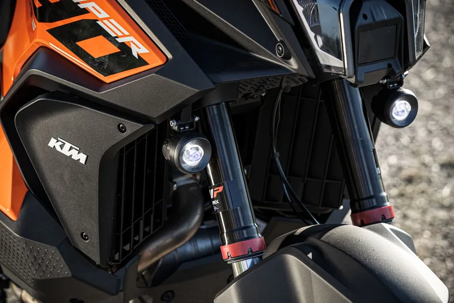 Supplementary headlight kit
