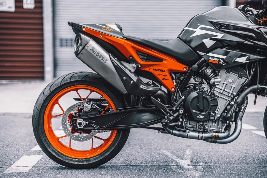 Akrapovič-Kit "Evolution Line"
