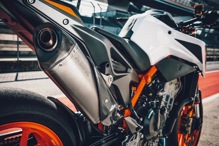 Akrapovič Evolution Line