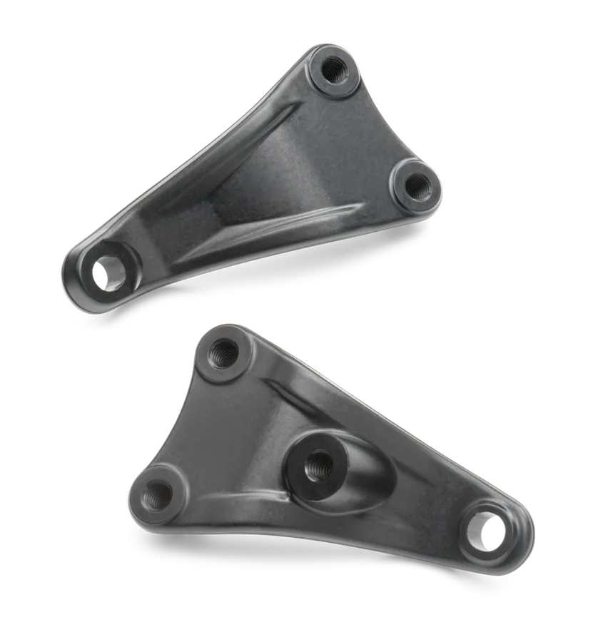 Engine brace set
