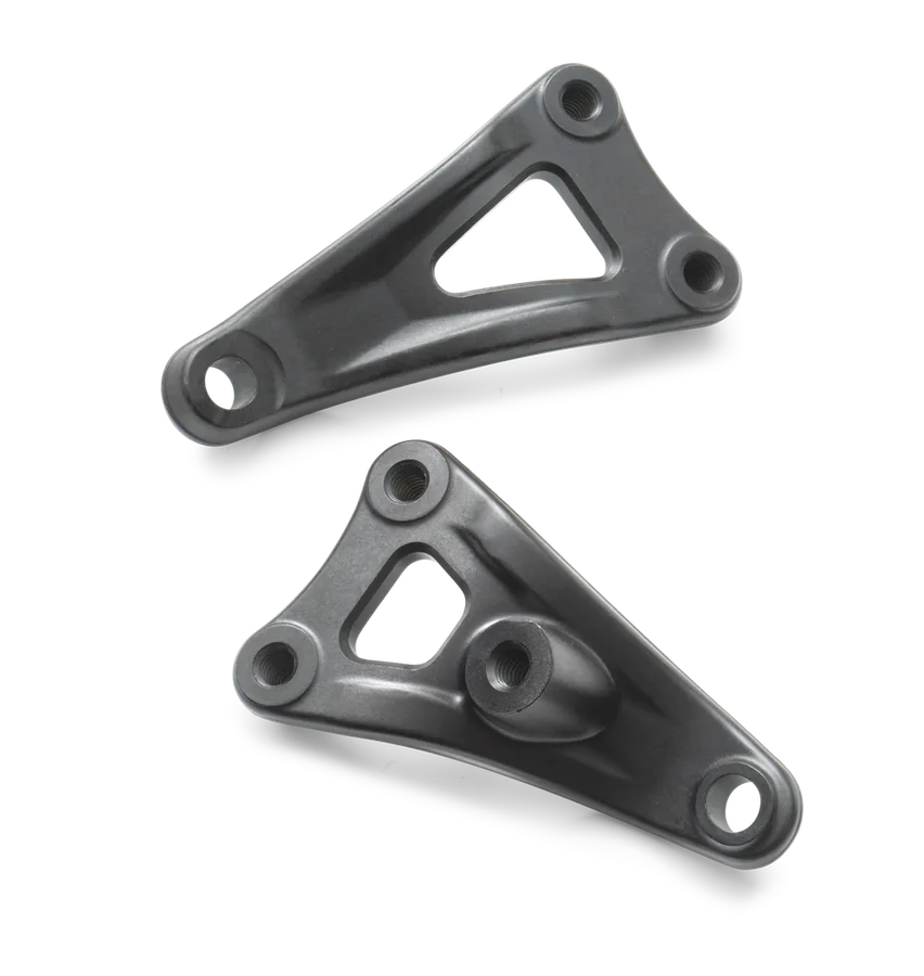 Engine brace set